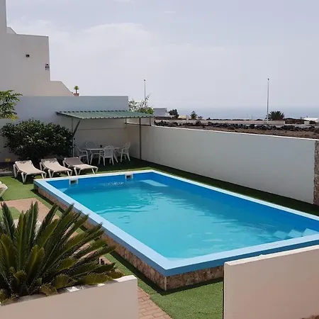 Holiday - Kleine Mit Salzwasser Pool Im Zentrum - Fiesta Prohibidos